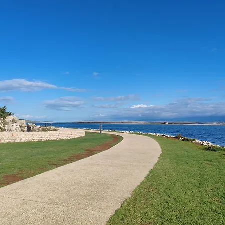 شقة Aenona Heritage House