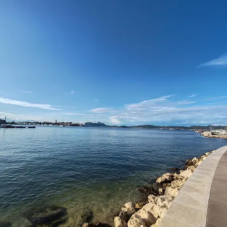 Aenona Heritage House 公寓 *