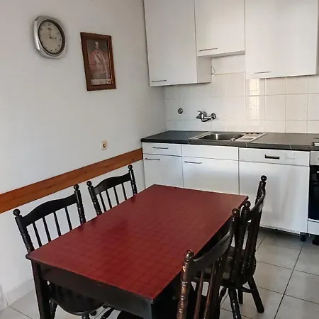 Aenona Heritage House Apartment