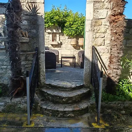 Aenona Heritage House Nin