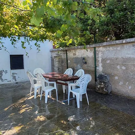 Aenona Heritage House Apartmán