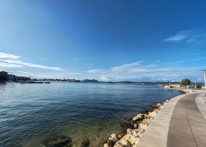 Aenona Heritage House Apartman *